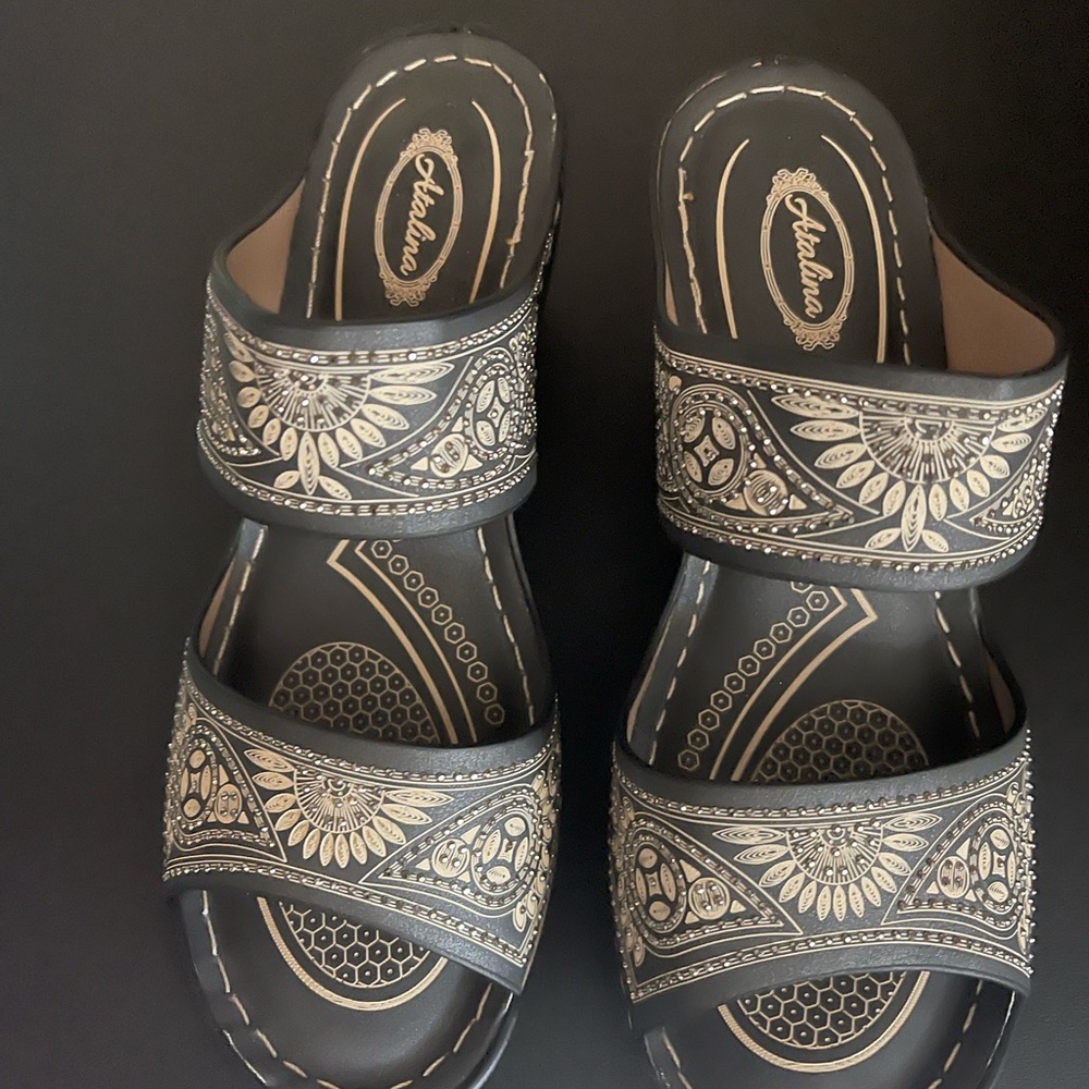 Atalina Sandals Sz 38 (US 7.5) BNWOT, Off-black/Tan, Gunmetal Grey Small Studs